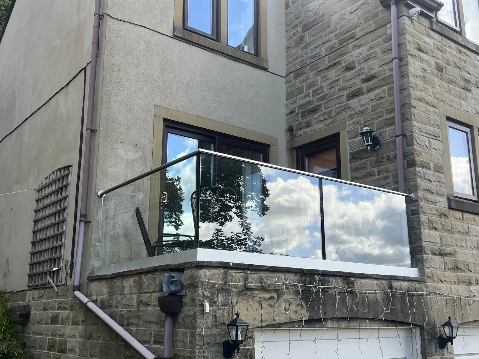 Close view of a glass balustrade handrail system