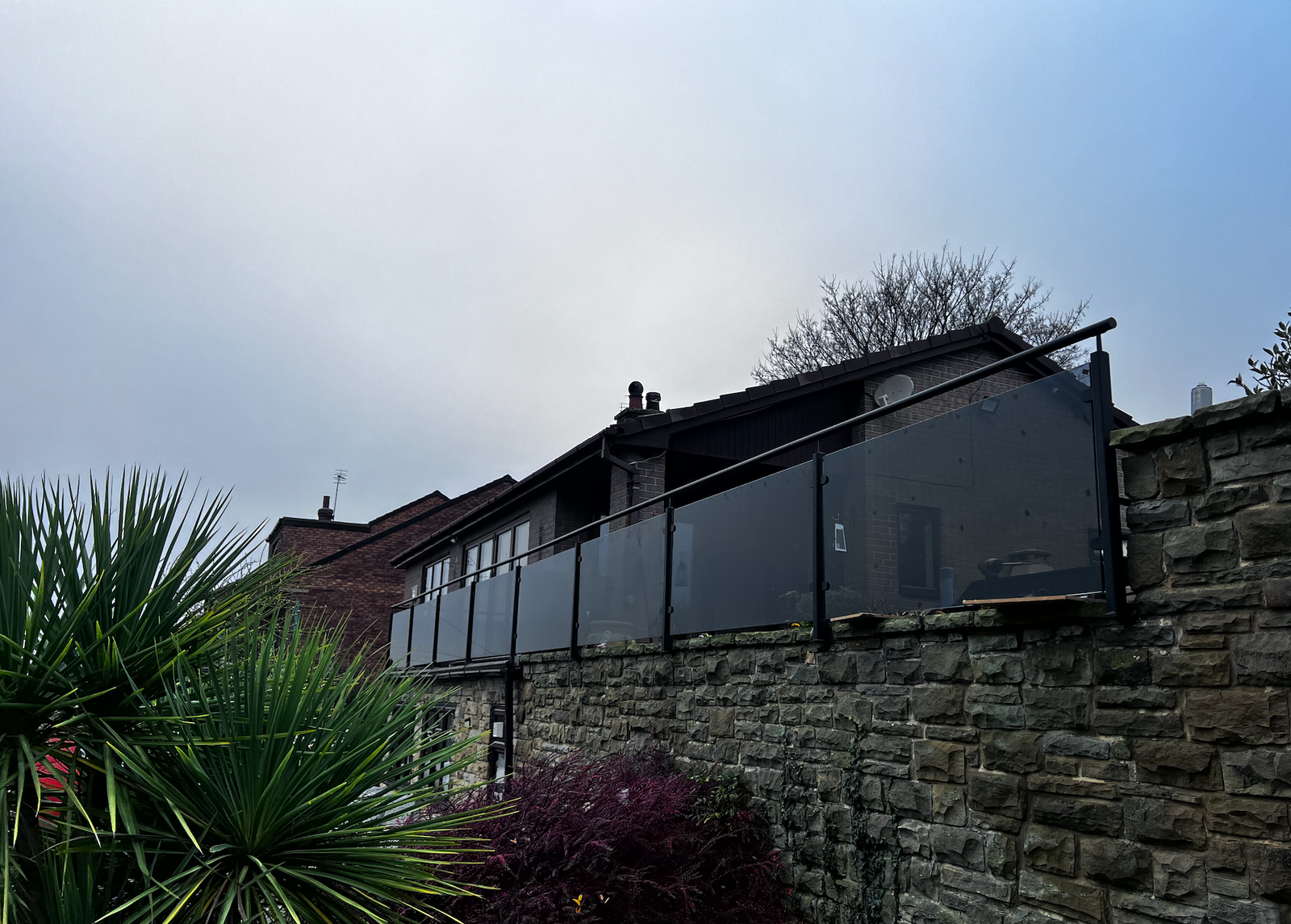 Square glass balustrade post